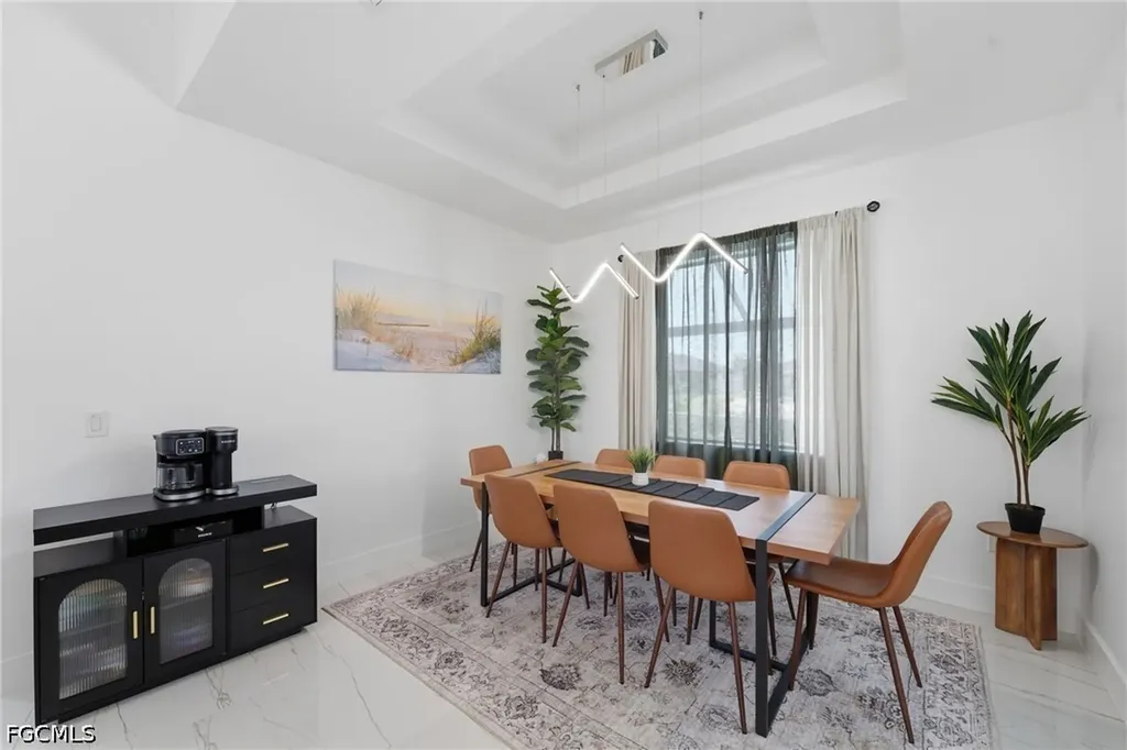 2530 SW 4th Place Cape Coral FL 33914