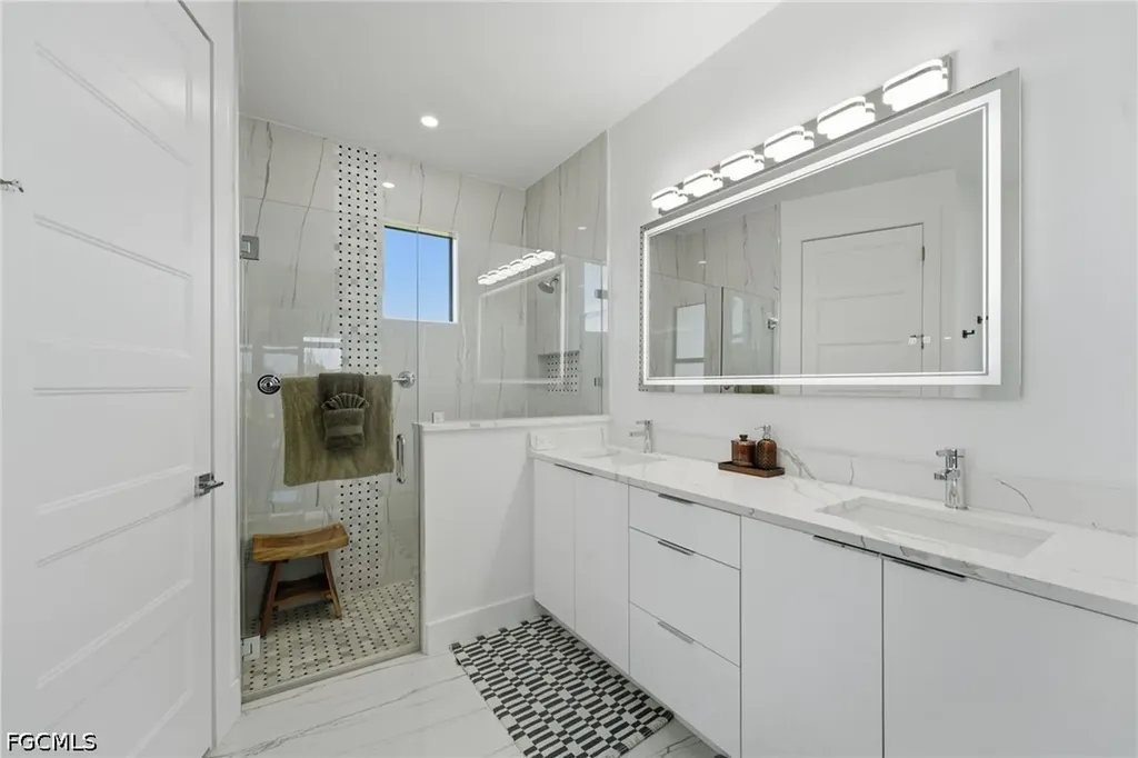 2530 SW 4th Place Cape Coral FL 33914
