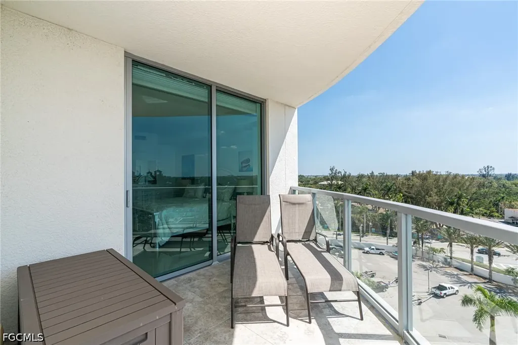 3000 Oasis Grand Boulevard Fort Myers FL 33916