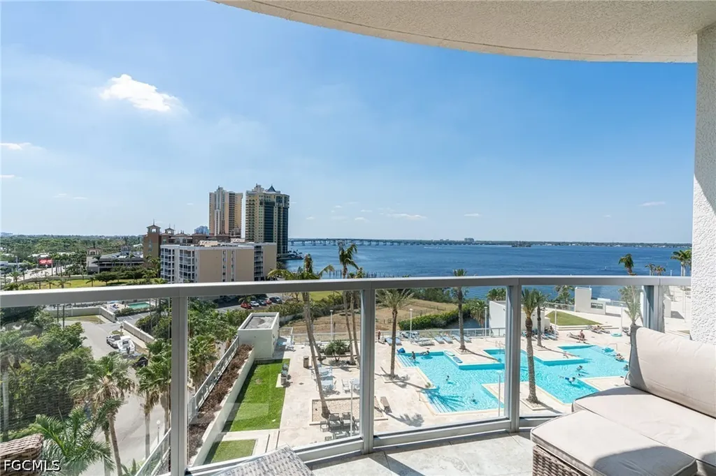 3000 Oasis Grand Boulevard Fort Myers FL 33916
