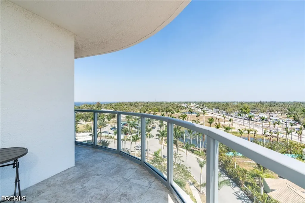 3000 Oasis Grand Boulevard Fort Myers FL 33916