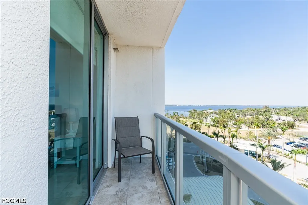 3000 Oasis Grand Boulevard Fort Myers FL 33916