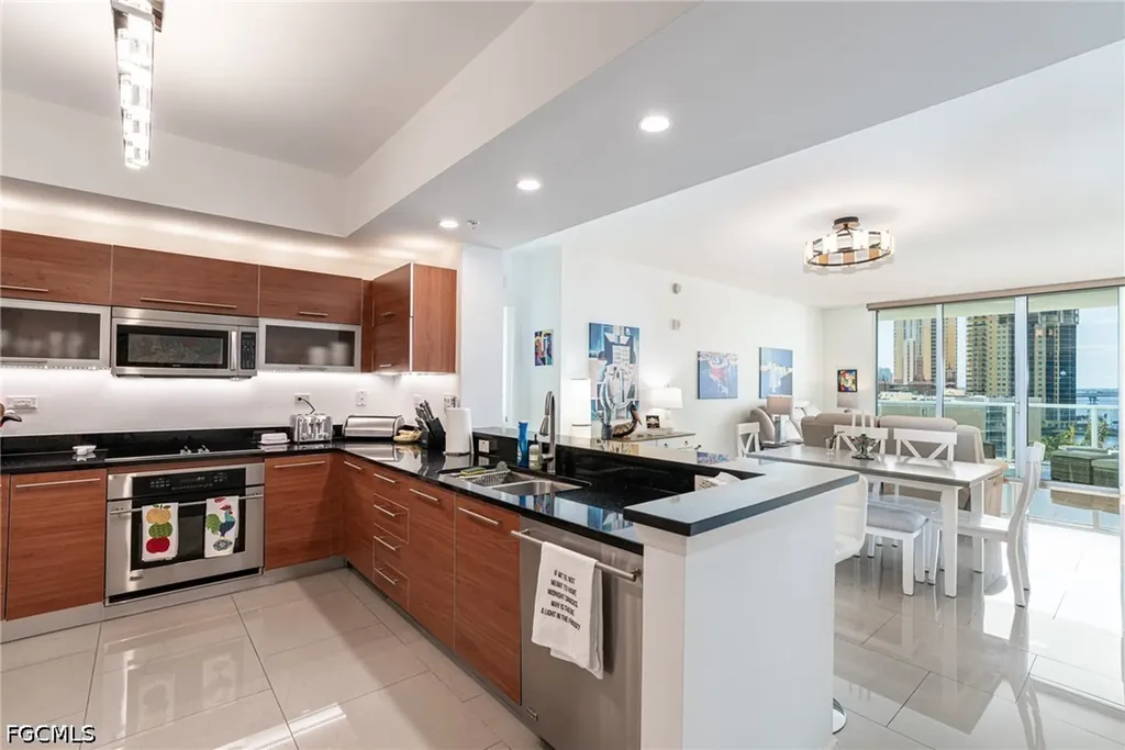 3000 Oasis Grand Boulevard Fort Myers FL 33916