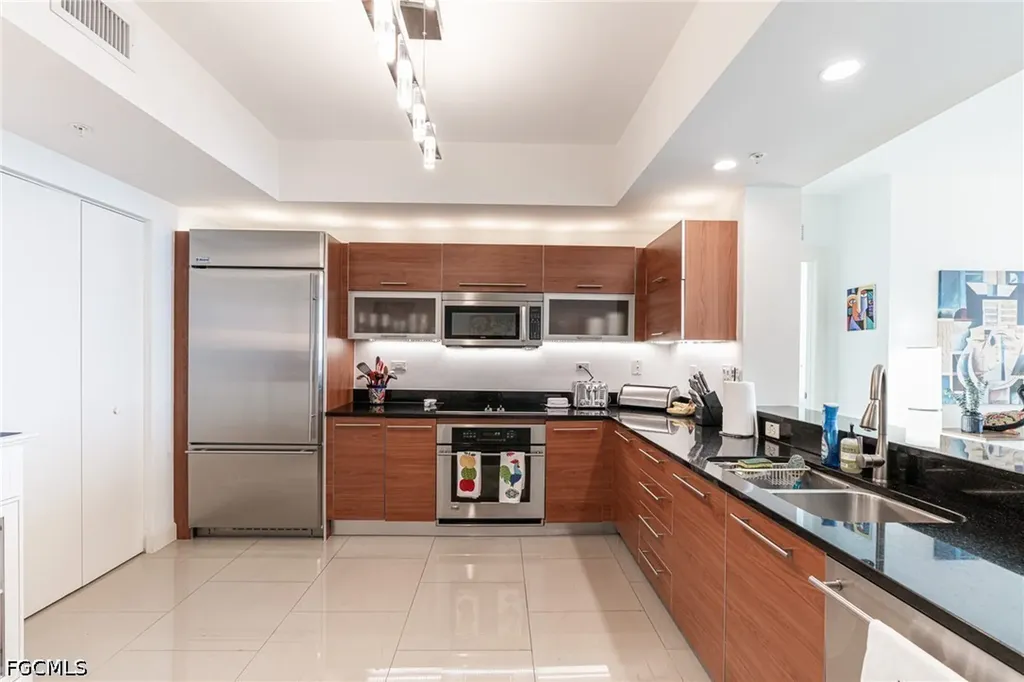3000 Oasis Grand Boulevard Fort Myers FL 33916