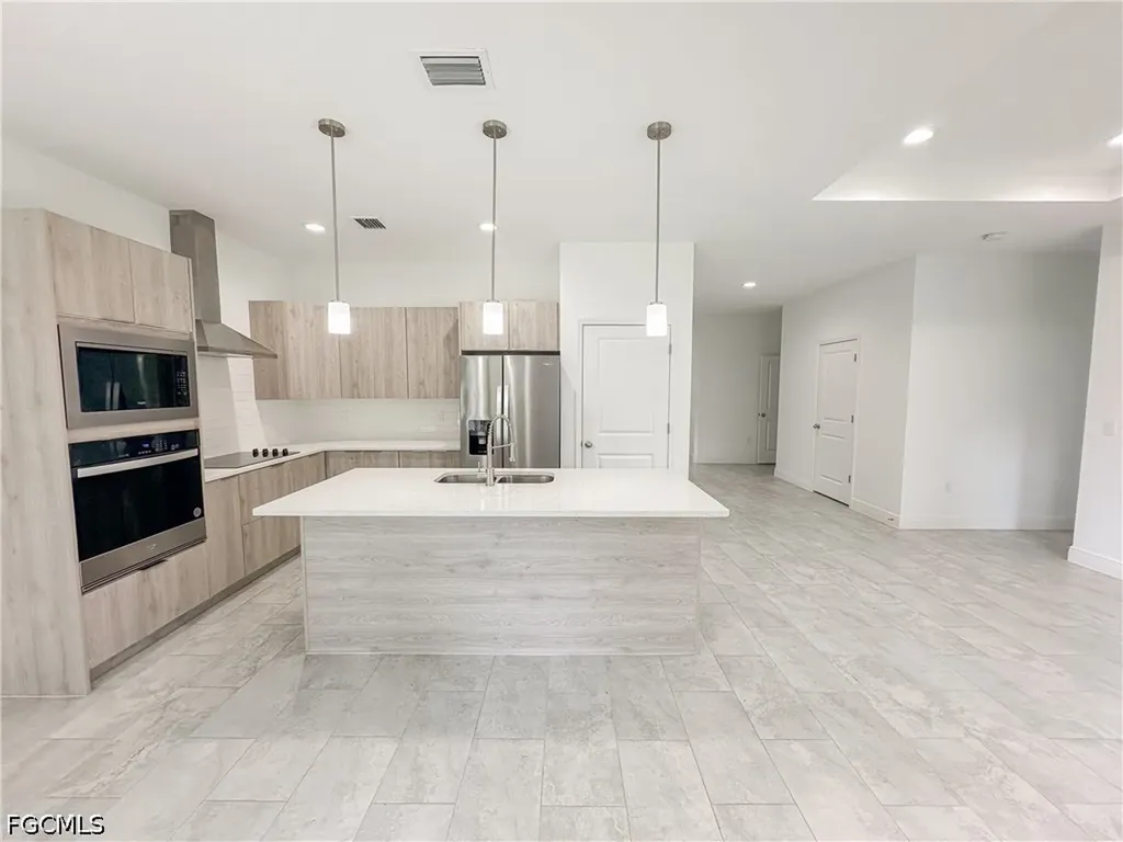 5028 W Tradewinds Circle Labelle FL 33935