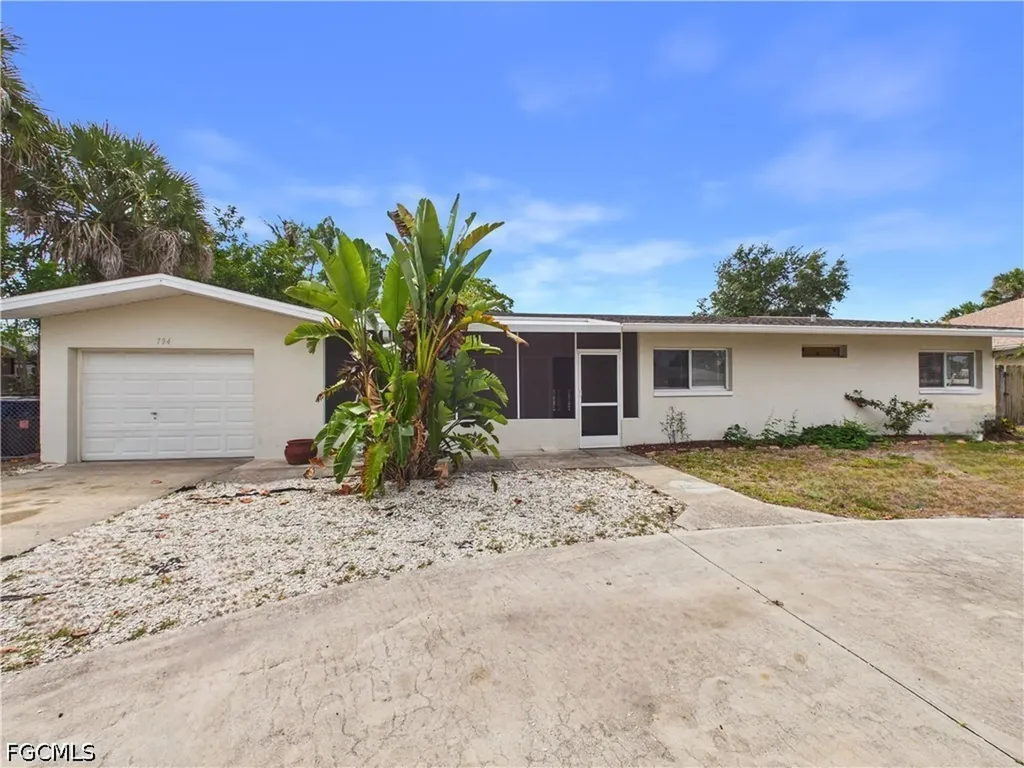 794 Hydrangea Drive North Fort Myers FL 33903