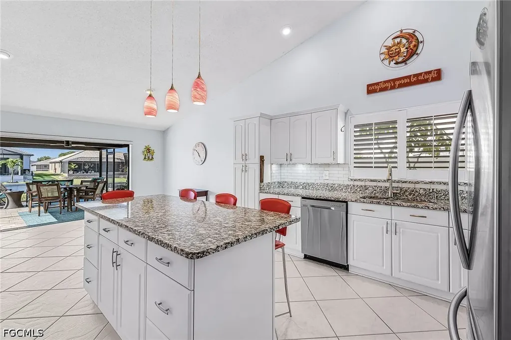 920 SE 33rd Street Cape Coral FL 33904