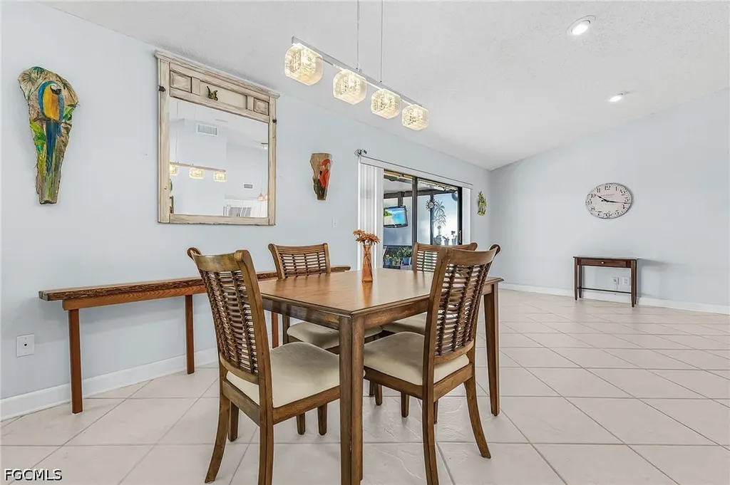 920 SE 33rd Street Cape Coral FL 33904