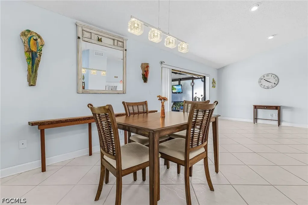 920 SE 33rd Street Cape Coral FL 33904