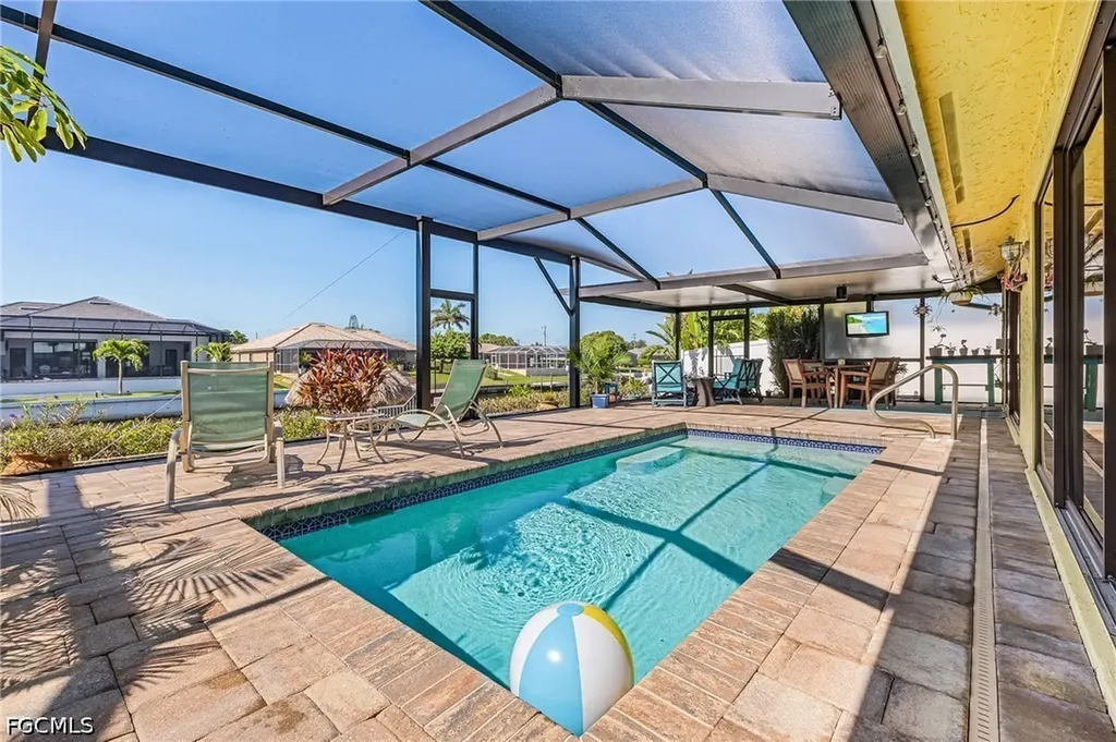 920 SE 33rd Street Cape Coral FL 33904