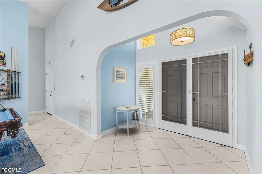 920 SE 33rd Street Cape Coral FL 33904