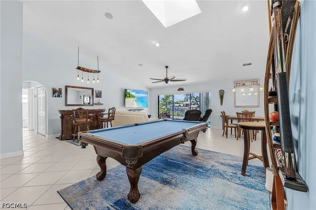 920 SE 33rd Street Cape Coral FL 33904