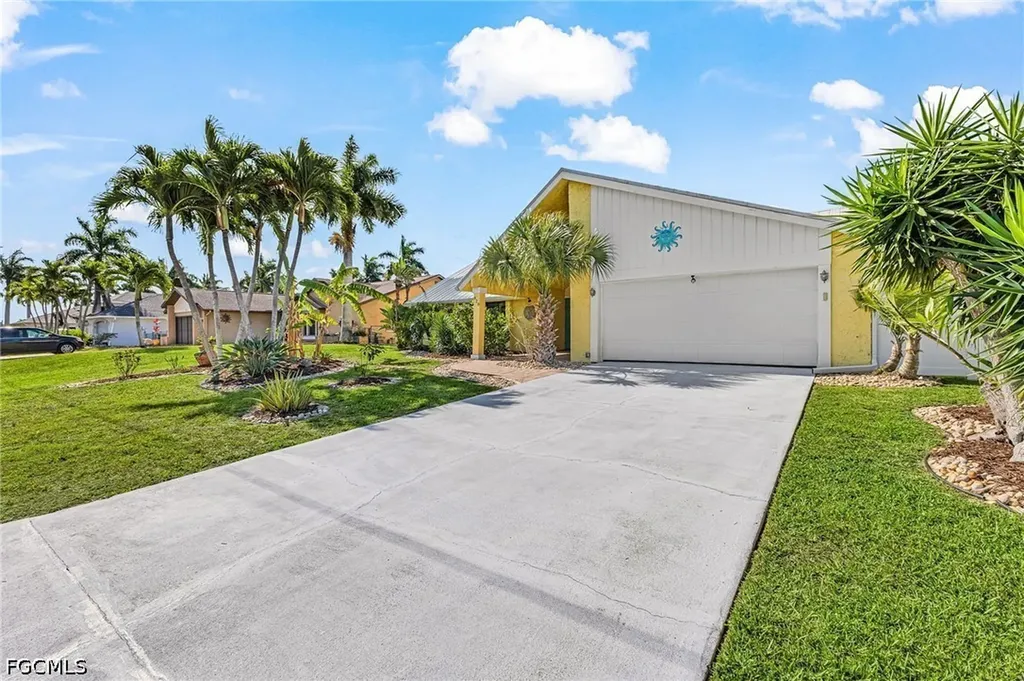 920 SE 33rd Street Cape Coral FL 33904