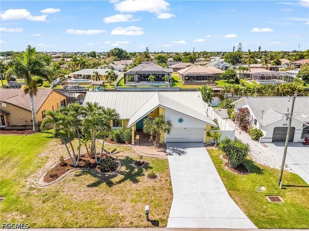 920 SE 33rd Street Cape Coral FL 33904