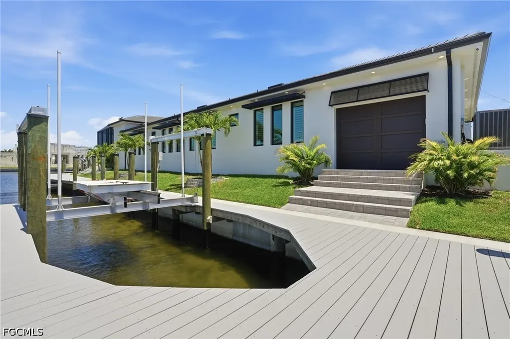 5201 Seagull Court Cape Coral FL 33904