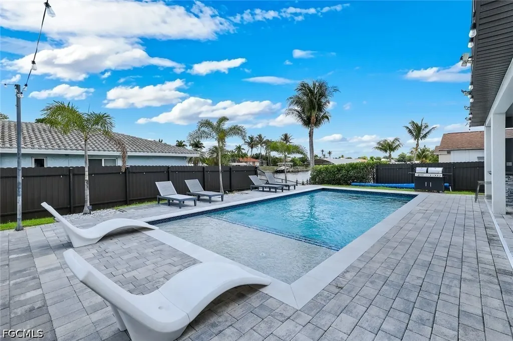 2419 Country Club Boulevard Cape Coral FL 33990