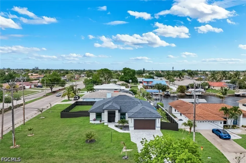 2419 Country Club Boulevard Cape Coral FL 33990