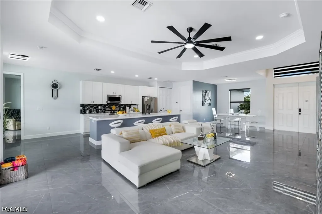2419 Country Club Boulevard Cape Coral FL 33990