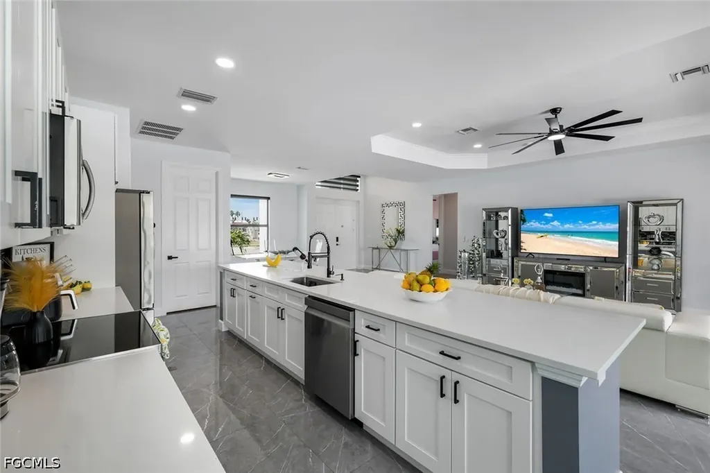2419 Country Club Boulevard Cape Coral FL 33990