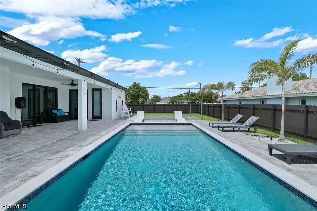 2419 Country Club Boulevard Cape Coral FL 33990