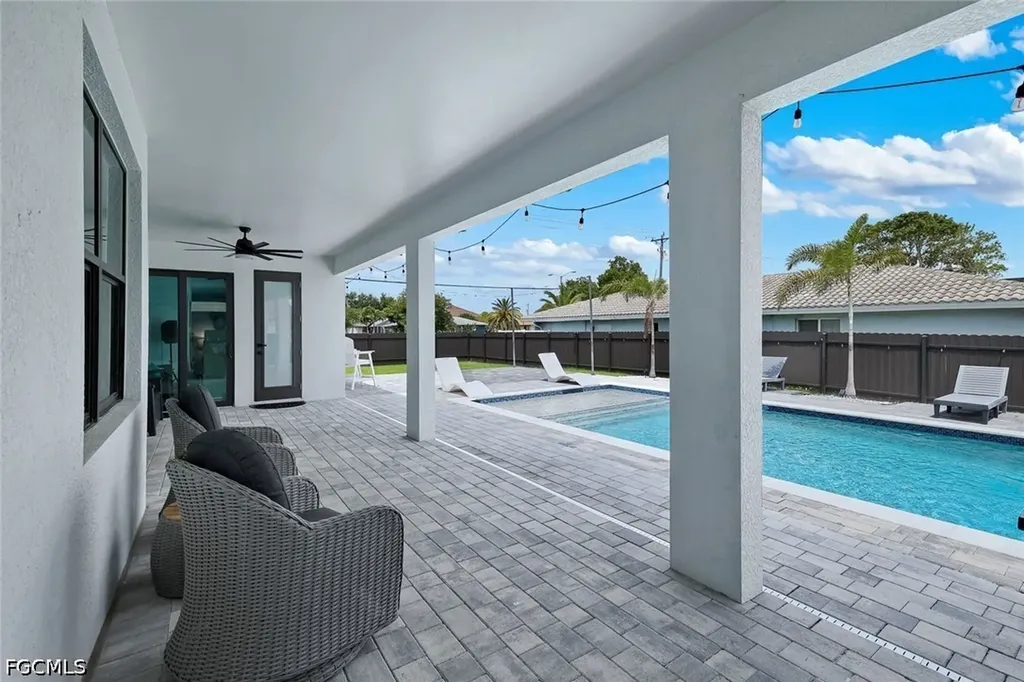 2419 Country Club Boulevard Cape Coral FL 33990