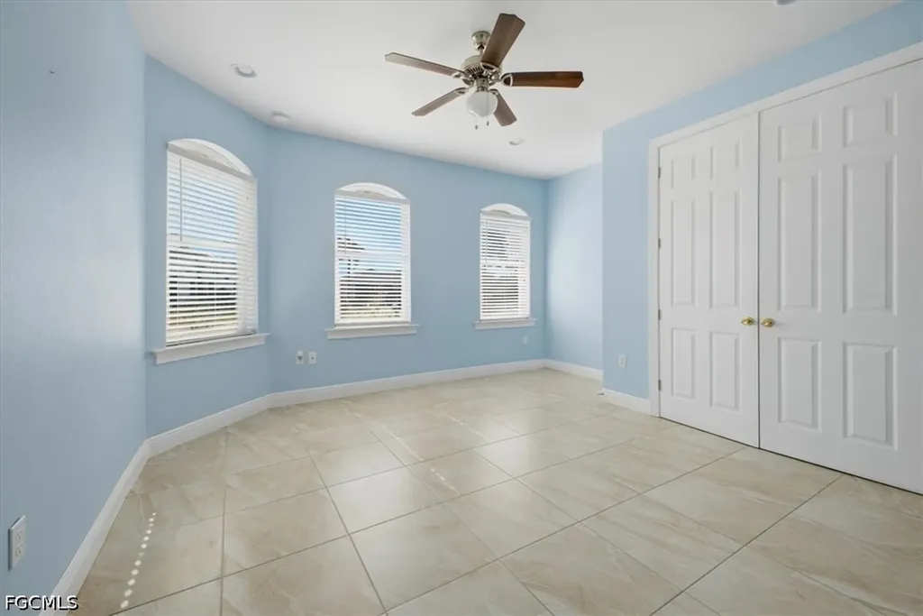 2416 SE 8th Avenue Cape Coral FL 33990