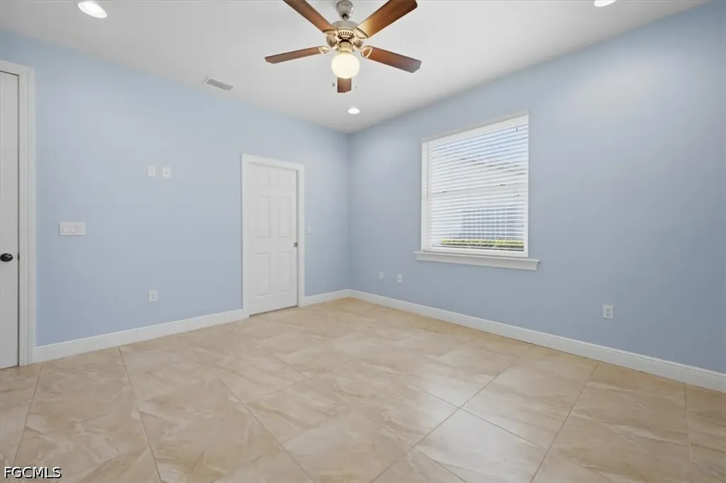 2416 SE 8th Avenue Cape Coral FL 33990