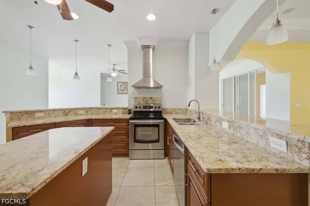 2416 SE 8th Avenue Cape Coral FL 33990