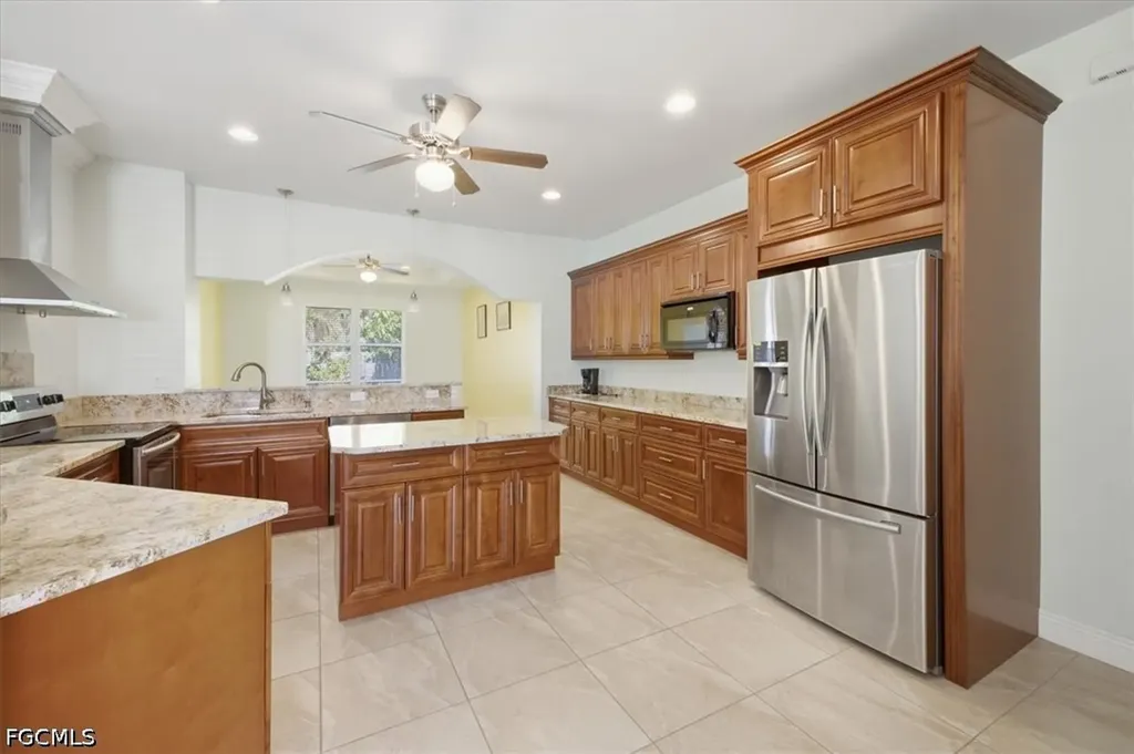 2416 SE 8th Avenue Cape Coral FL 33990