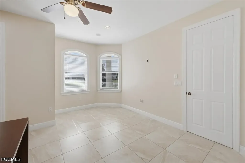 2416 SE 8th Avenue Cape Coral FL 33990