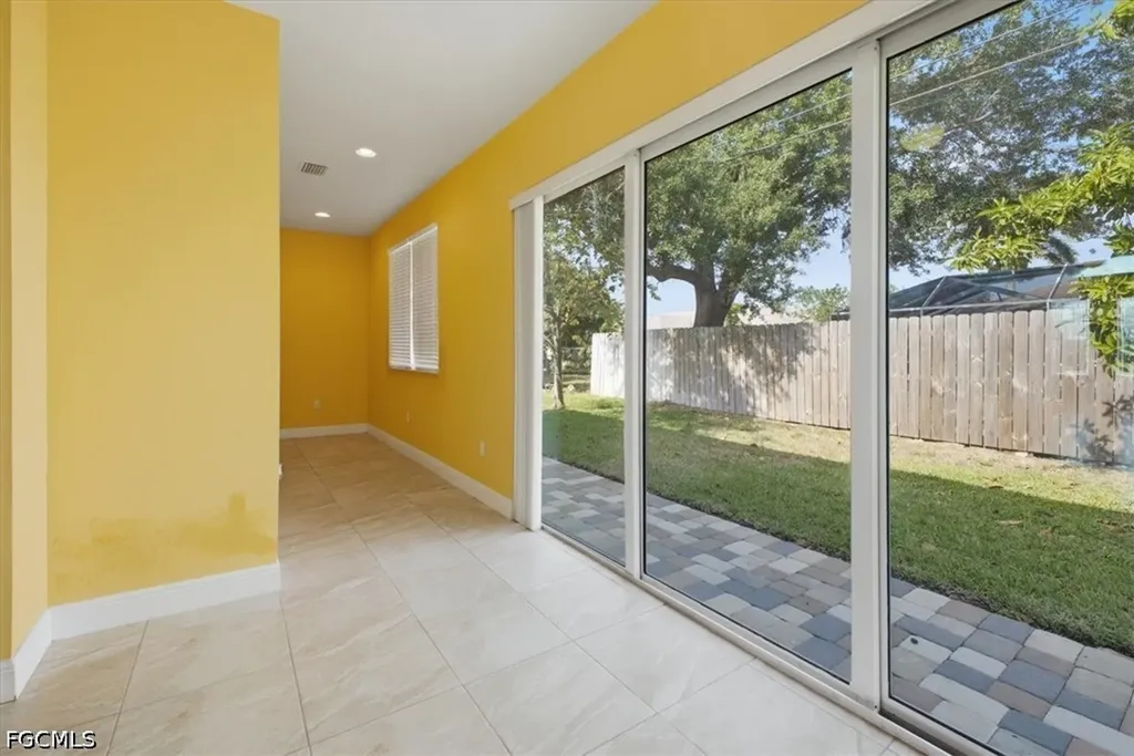 2416 SE 8th Avenue Cape Coral FL 33990