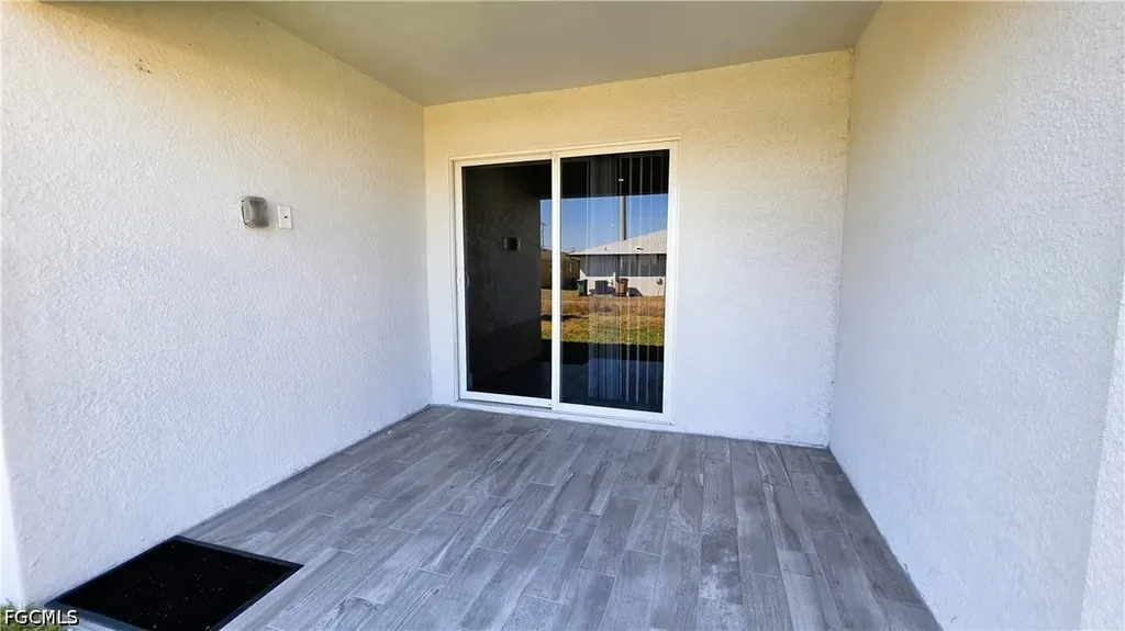 2909 SW Santa Barbara Place Cape Coral FL 33914