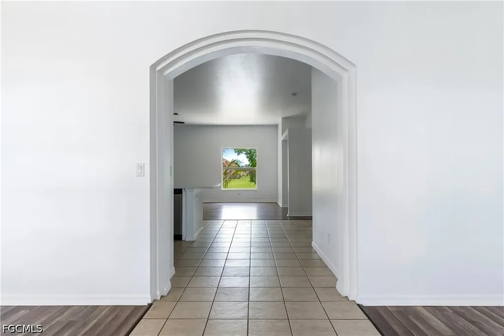 1824 SW 2nd Street Cape Coral FL 33991