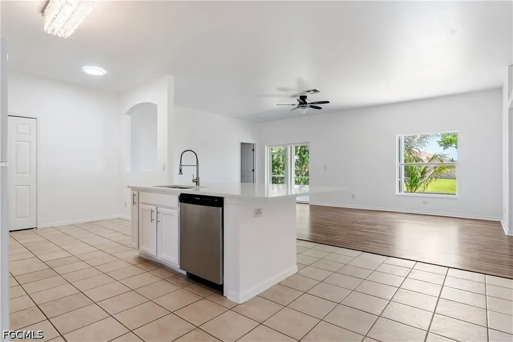 1824 SW 2nd Street Cape Coral FL 33991
