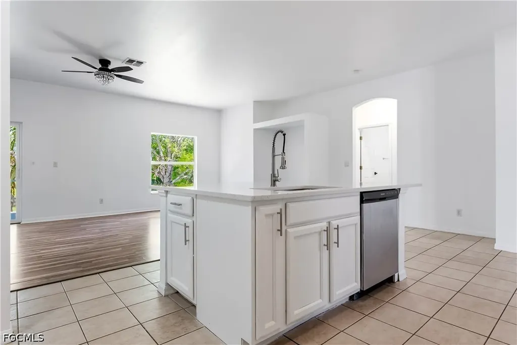 1824 SW 2nd Street Cape Coral FL 33991