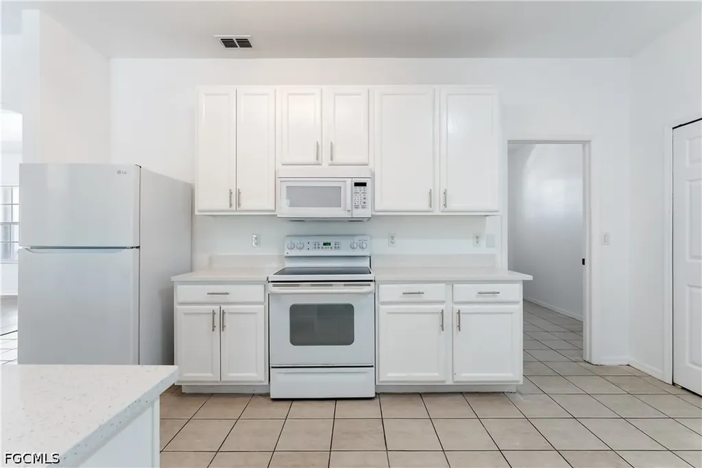 1824 SW 2nd Street Cape Coral FL 33991