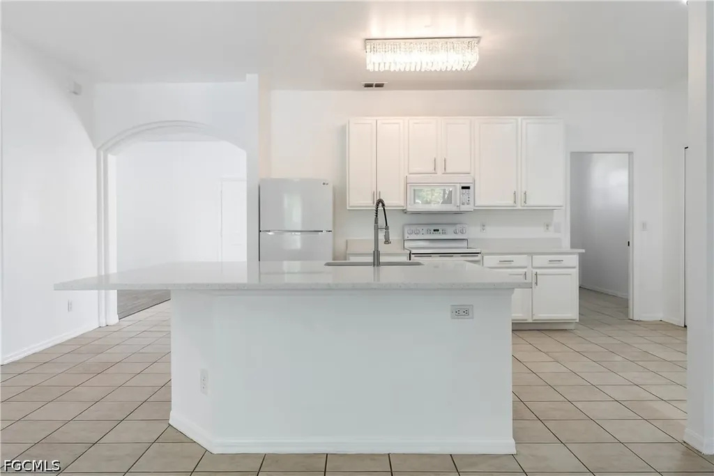 1824 SW 2nd Street Cape Coral FL 33991