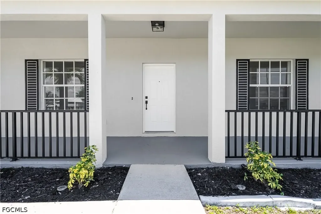 1824 SW 2nd Street Cape Coral FL 33991