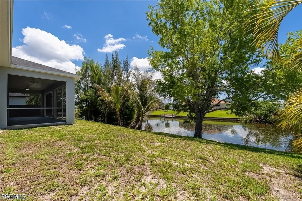 1824 SW 2nd Street Cape Coral FL 33991