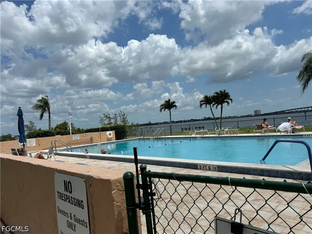 4260 SE 20th Place Cape Coral FL 33904