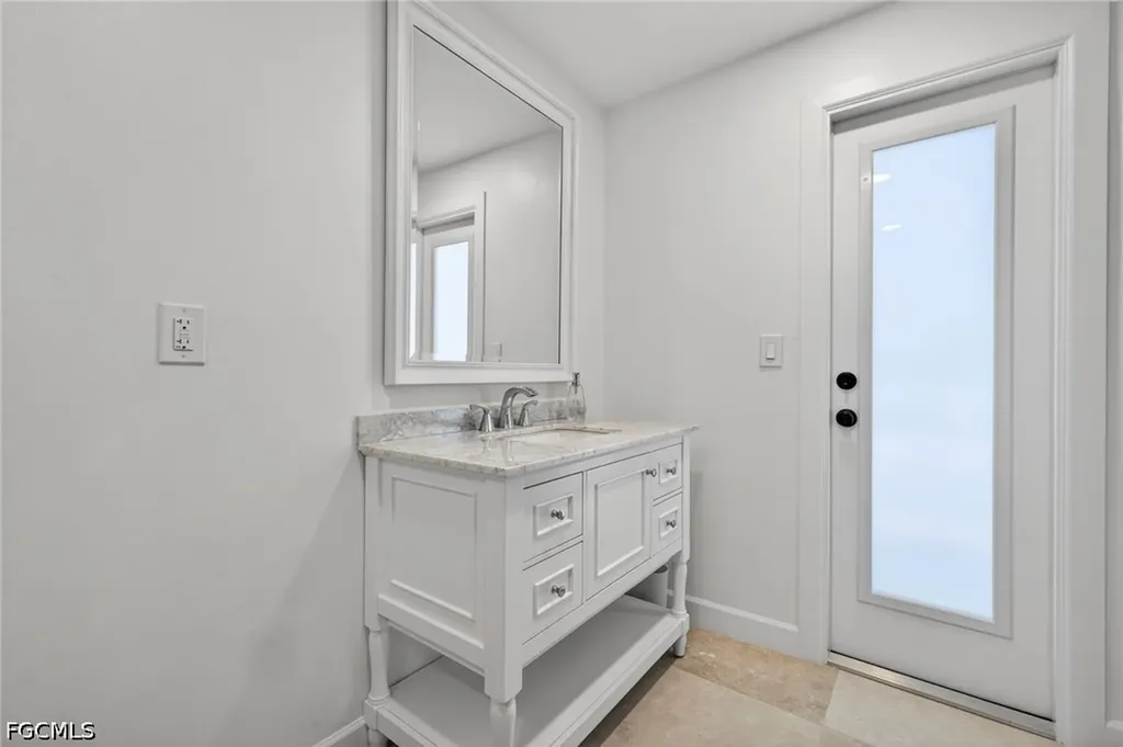 738 Anchor Drive Sanibel FL 33957