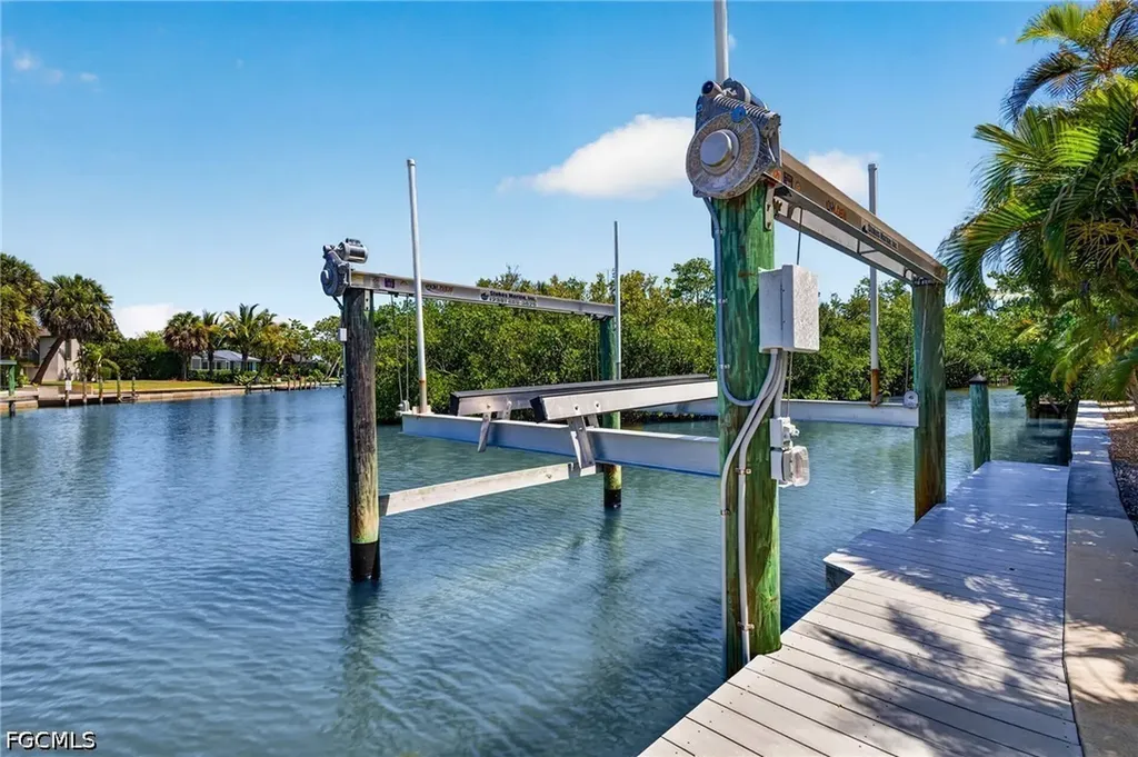 738 Anchor Drive Sanibel FL 33957