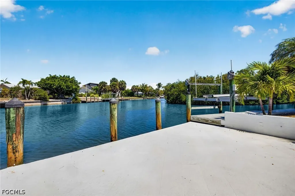 738 Anchor Drive Sanibel FL 33957