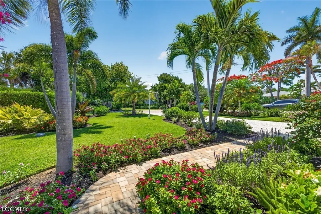 738 Anchor Drive Sanibel FL 33957
