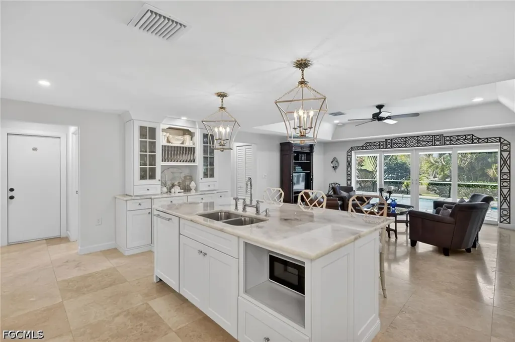 738 Anchor Drive Sanibel FL 33957