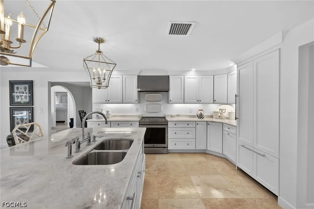738 Anchor Drive Sanibel FL 33957