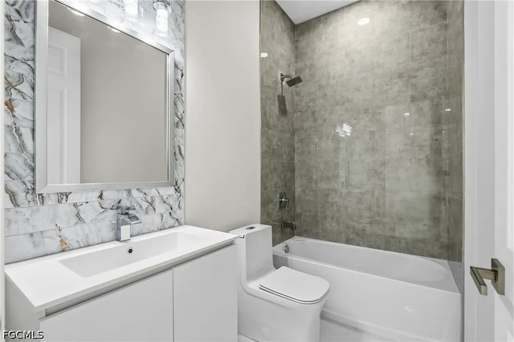 2100 NW 21st Street Cape Coral FL 33993