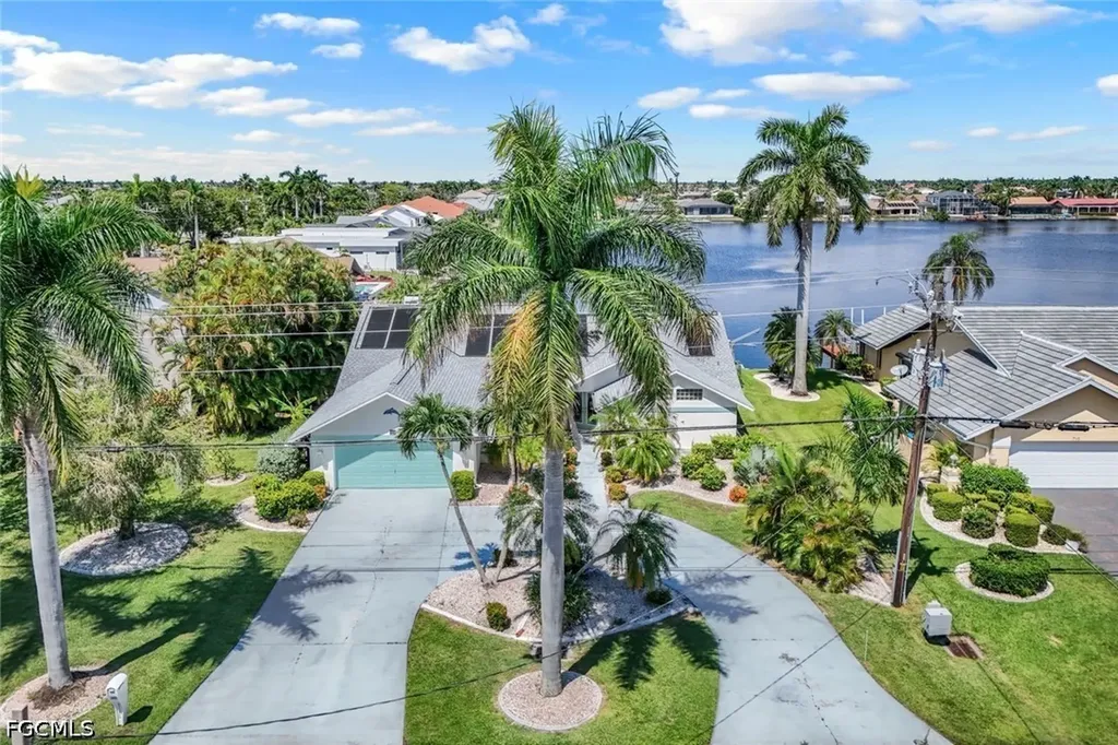 719 El Dorado Parkway W Cape Coral FL 33914