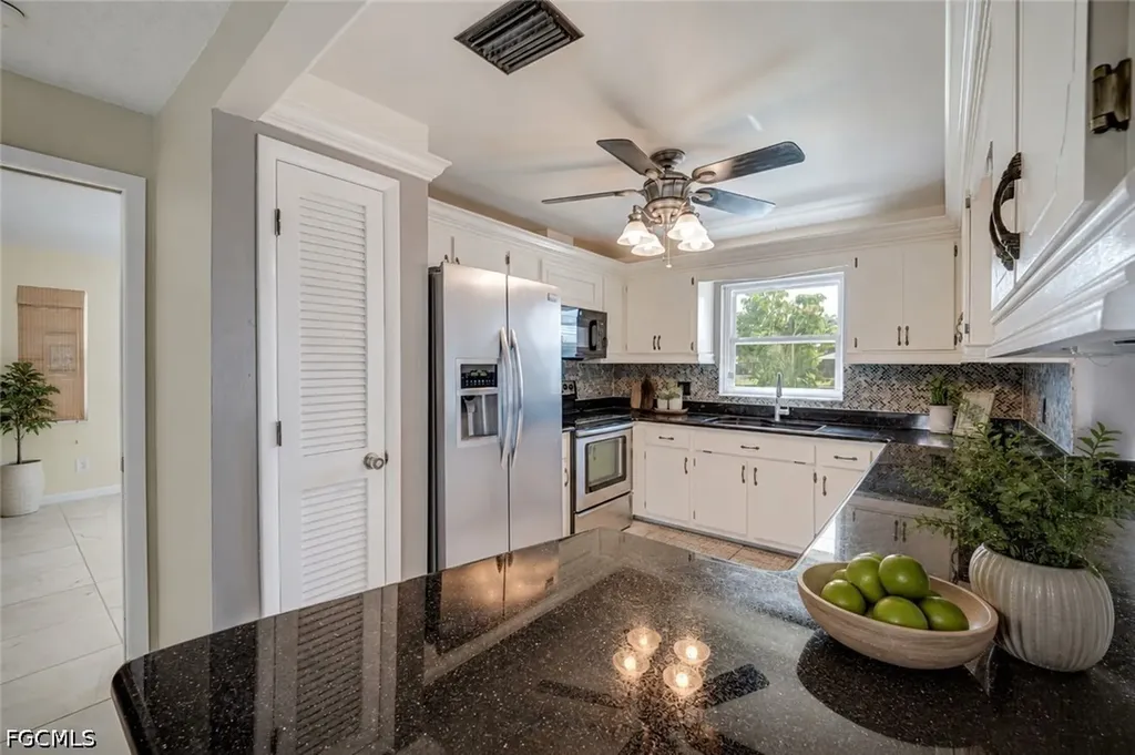 2301 SE 5th Court Cape Coral FL 33990