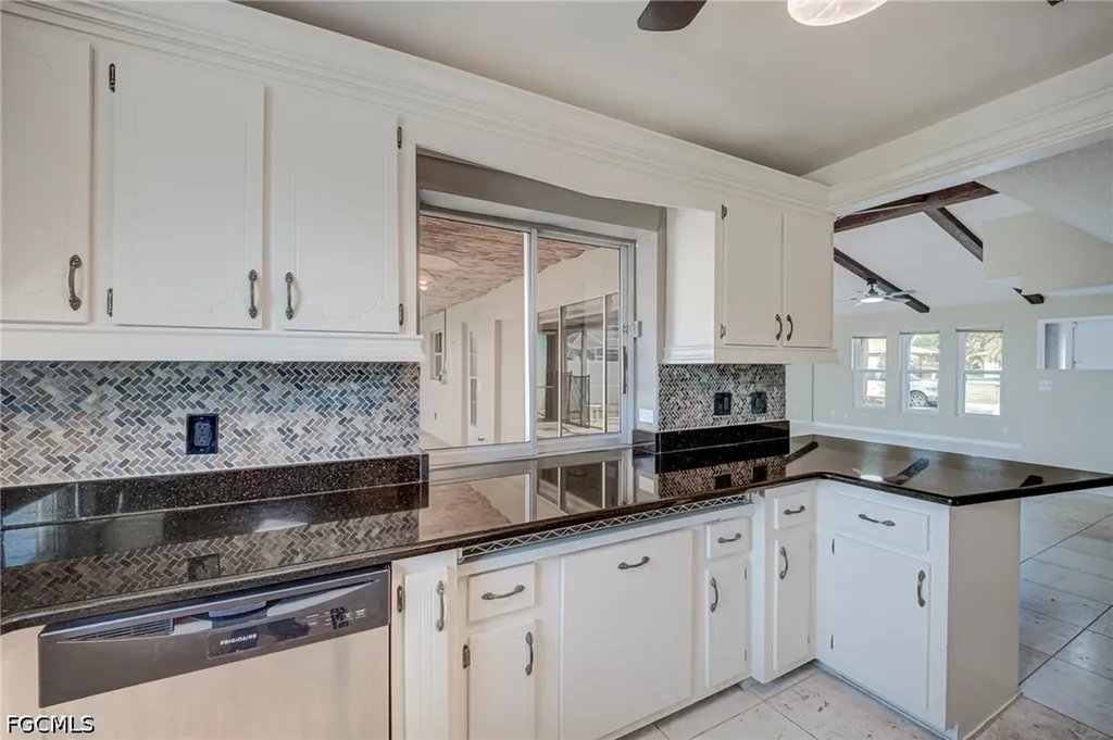 2301 SE 5th Court Cape Coral FL 33990